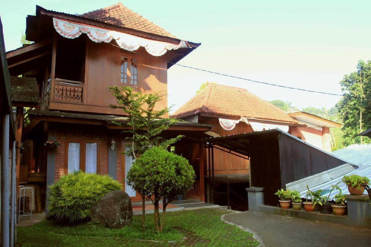 Bantal Guling Villa Lembang Exterior photo