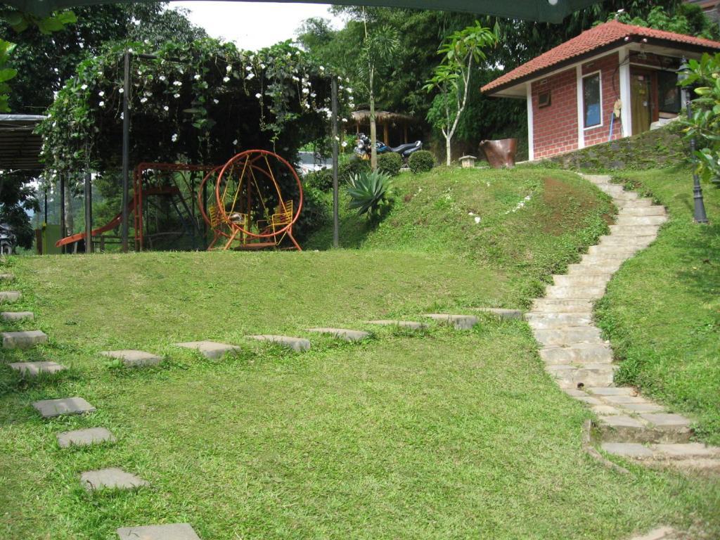 Bantal Guling Villa Lembang Exterior photo